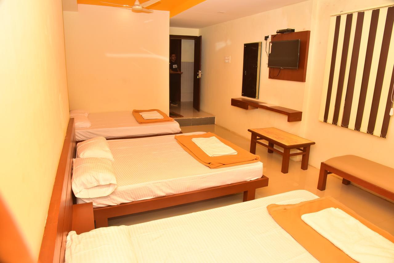 Bright Palace Restaurant And Residency Hotel ชิโมกา ภายนอก รูปภาพ
