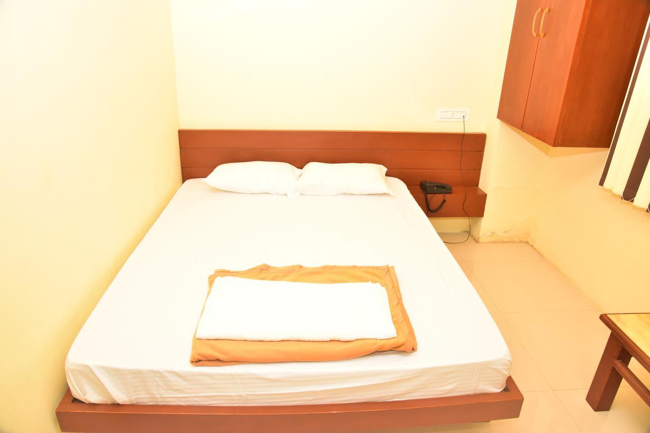 Bright Palace Restaurant And Residency Hotel ชิโมกา ภายนอก รูปภาพ